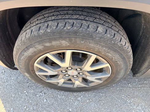 Used 2023 GMC Acadia SLE w/ Driver Convenience Package AWD/4WD image 16