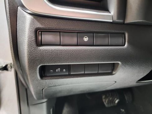 Used 2022 Nissan Rogue SV image 22