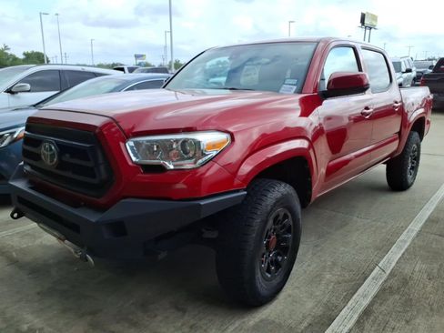 Used 2020 Toyota Tacoma SR image 4