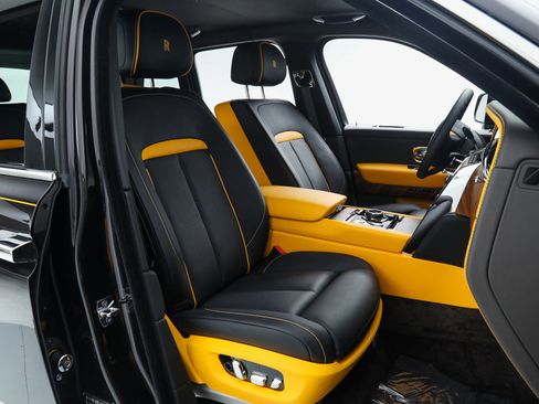 Used 2025 Rolls-Royce Cullinan image 22