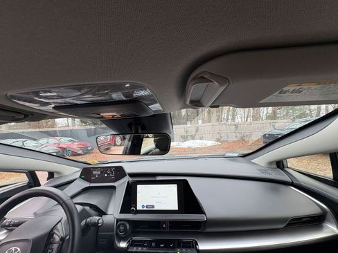 Used 2025 Toyota Prius LE image 29