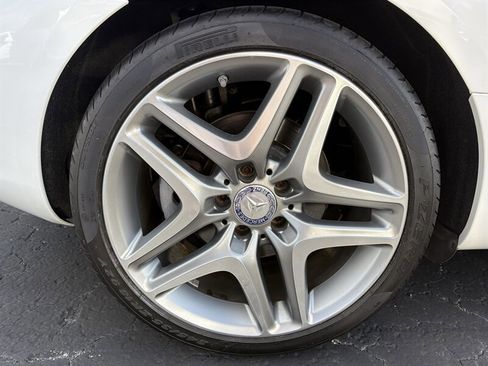Used 2015 Mercedes-Benz SLK 250 w/ Premium Package image 19