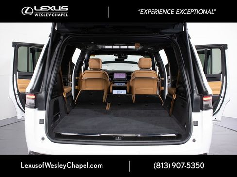 Used 2024 Jeep Grand Wagoneer Series III w/ Quick Order Packagew 28T AWD/4WD image 17