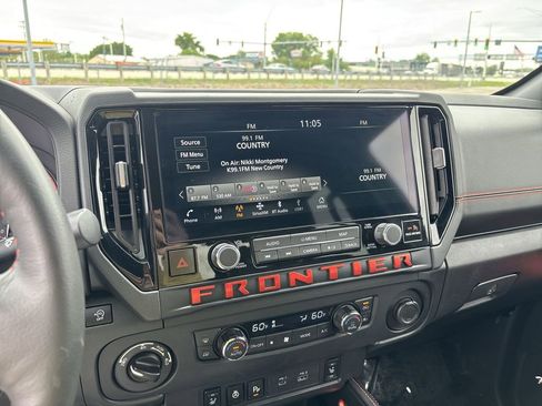 Certified 2025 Nissan Frontier PRO-4X w/ Pro Premium Package AWD/4WD image 25