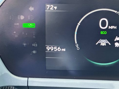Used 2025 Toyota bZ4X FWD image 29