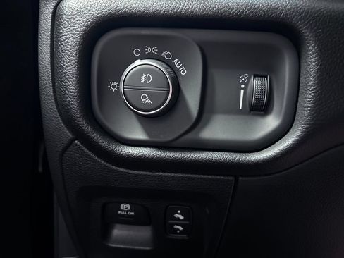 Used 2022 RAM 1500 Big Horn AWD/4WD image 7