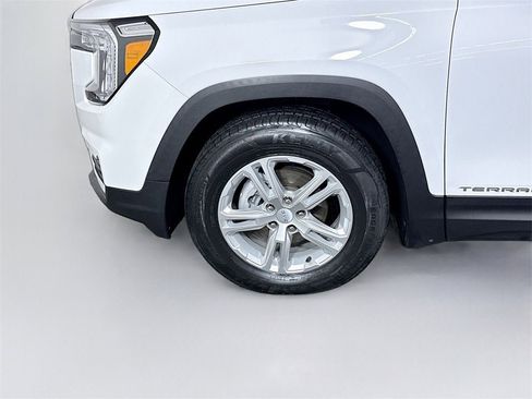 Certified 2023 GMC Terrain SLE w/ Driver Convenience Package image 23