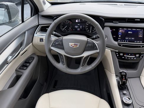 Used 2023 Cadillac XT5 Premium Luxury FWD image 14