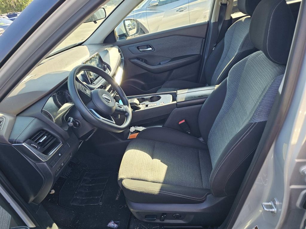 Used 2023 Nissan Rogue SV FWD image 14