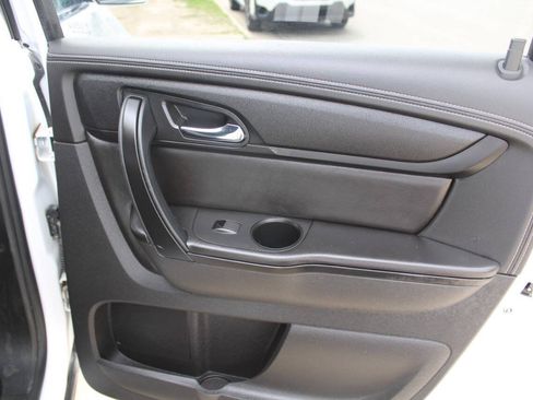 Used 2017 Chevrolet Traverse LT w/ Style and Technology Package AWD/4WD image 8