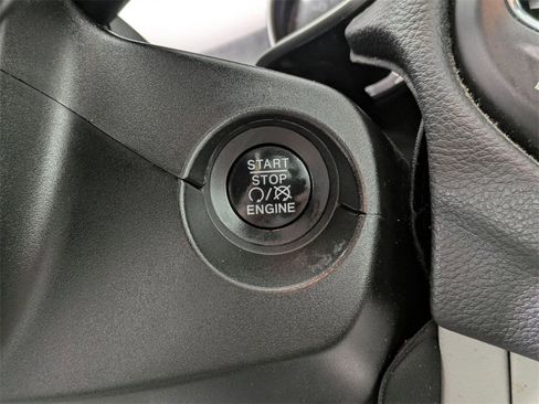 Used 2018 Jeep Compass Latitude w/ Popular Equipment Group image 20