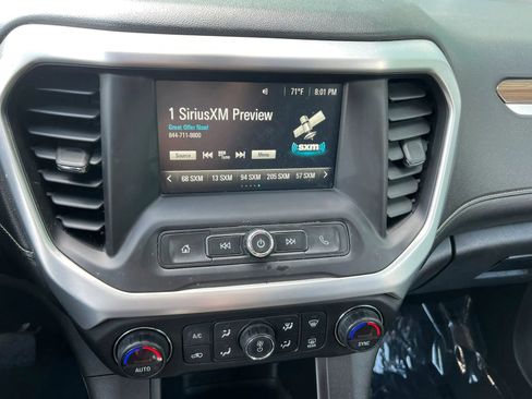 Used 2017 GMC Acadia SLE image 18