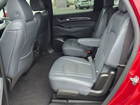 Used 2024 Buick Enclave Premium image 9