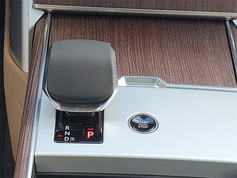 New 2026 Land Rover Range Rover Long Wheelbase SE image 20