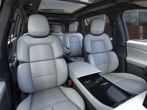 New 2026 Lincoln Aviator Black Label w/ Jet Appearance Package image 10