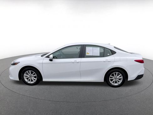Used 2025 Toyota Camry LE image 8