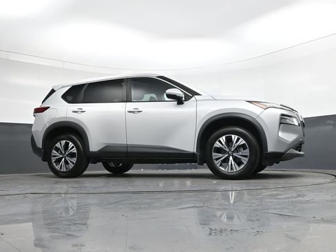 Used 2022 Nissan Rogue SV image 34