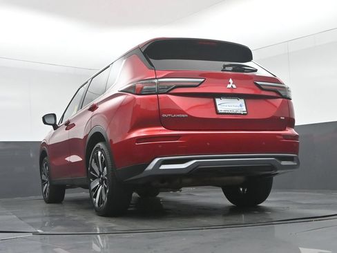 Used 2025 Mitsubishi Outlander AWD image 67