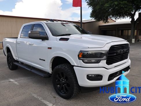 Used 2022 RAM 2500 Laramie w/ Night Edition AWD/4WD image 7