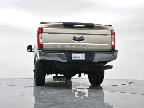 Used 2018 Ford F250 Lariat w/ Chrome Package image 37