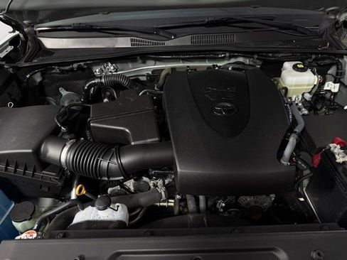 Used 2022 Toyota Tacoma TRD Off-Road w/ Technology Package image 36