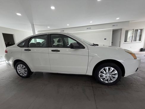 Used 2011 Ford Focus S FWD image 9