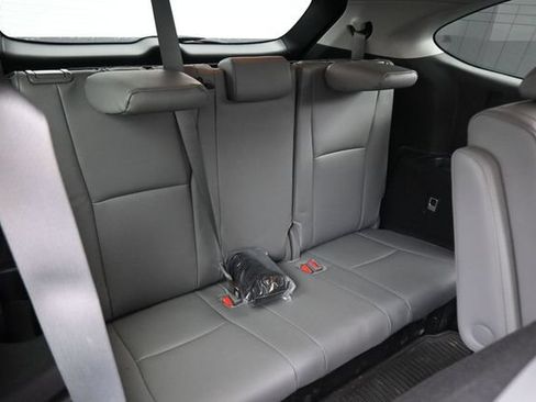 Used 2024 Toyota Highlander Limited AWD/4WD image 18