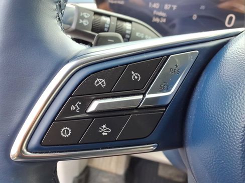 Used 2025 Buick Enclave Avenir w/ LPO, Floor Liner Package AWD/4WD image 19