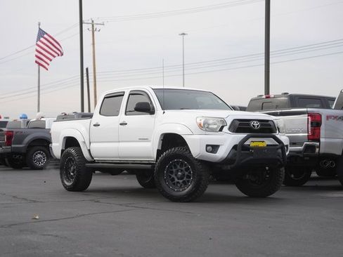 Used 2013 Toyota Tacoma 4x4 Double Cab image 2