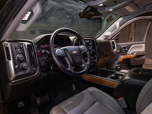 Used 2019 Chevrolet Silverado 2500 LTZ w/ Duramax Plus Package AWD/4WD image 17