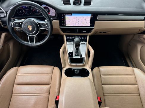Used 2023 Porsche Cayenne Platinum Edition AWD/4WD image 6