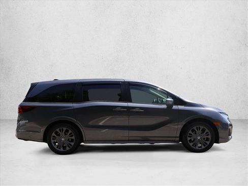 Used 2025 Honda Odyssey Touring image 4