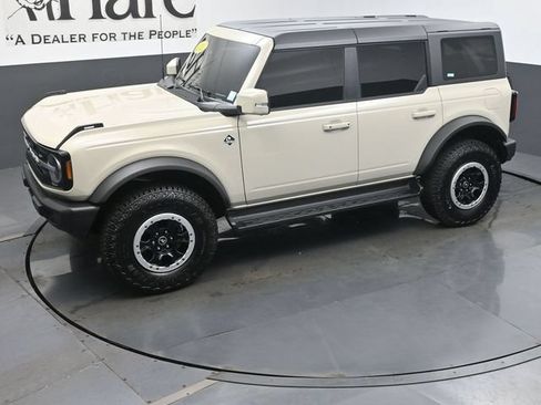 Used 2025 Ford Bronco Outer Banks w/ Sasquatch Package AWD/4WD image 45
