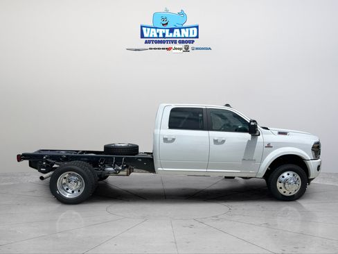 New 2026 RAM 5500 4x4 Crew Cab w/ Laramie Trim Package image 6