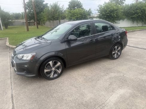 Used 2019 Chevrolet Sonic Premier FWD image 3