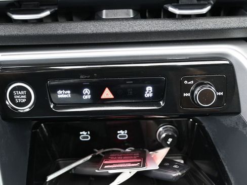 Used 2025 Audi Q5 Prestige AWD/4WD image 30