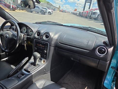 Used 2003 MAZDA MX-5 Miata RWD image 11