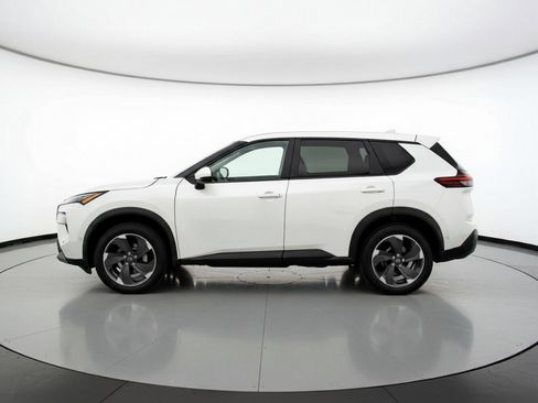 Used 2025 Nissan Rogue SV image 5