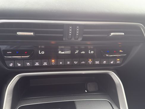 Used 2024 MAZDA CX-90 Plug-In Hybrid w/ Premium Plus AWD/4WD image 19