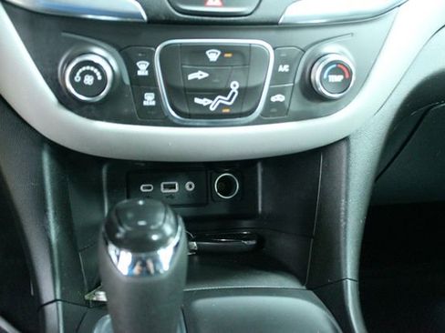 Used 2019 Chevrolet Equinox LS w/ LS Convenience Package image 19