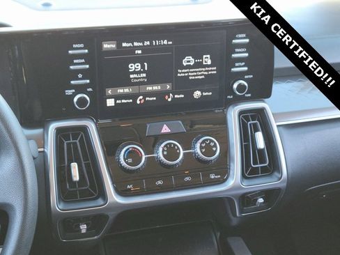 Used 2023 Kia Sorento LX image 12