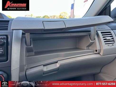 Used 2013 Toyota Corolla L FWD image 37