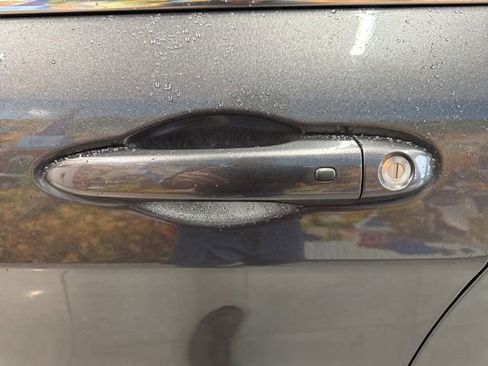 Used 2019 Jeep Cherokee Limited image 17