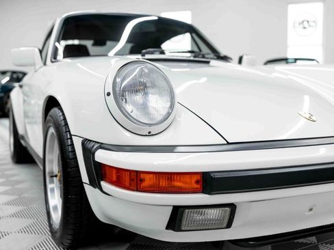 Used 1989 Porsche 911 Carrera RWD image 15