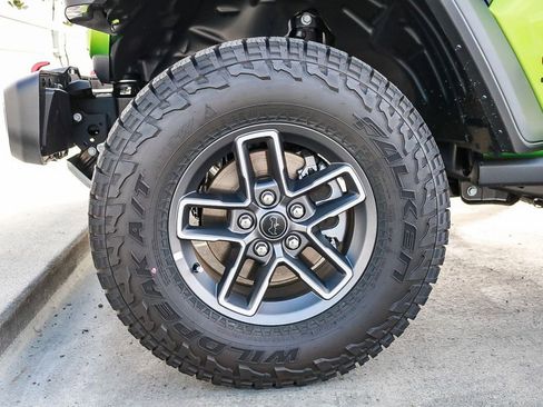 New 2025 Jeep Gladiator Mojave image 11