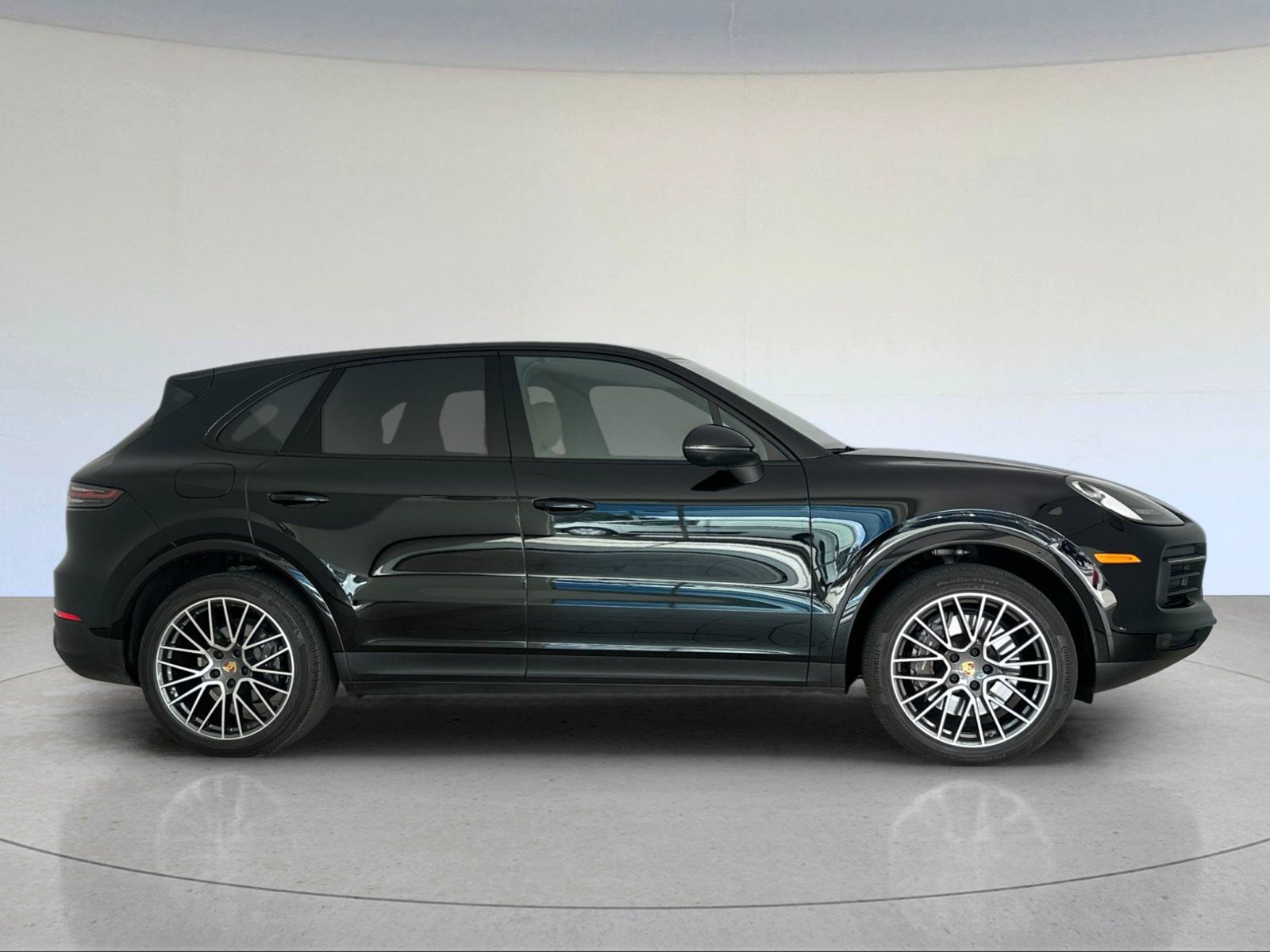 Certified 2023 Porsche Cayenne AWD/4WD image 9
