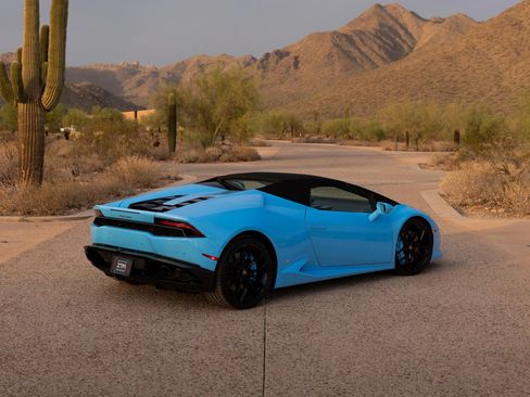 Used 2017 Lamborghini Huracan LP 610-4 AWD/4WD image 16