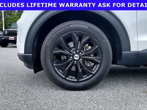 Used 2022 Ford Explorer XLT w/ Equipment Group 202A AWD/4WD image 8