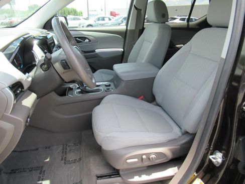 Used 2018 Chevrolet Traverse LT FWD image 18
