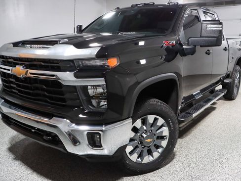 Used 2024 Chevrolet Silverado 2500 LT w/ Texas Edition AWD/4WD image 32
